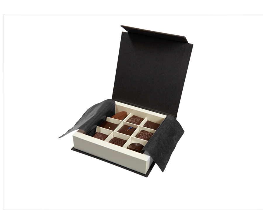 Prestige coffret à fermeture aimantée carré 9 chocolats