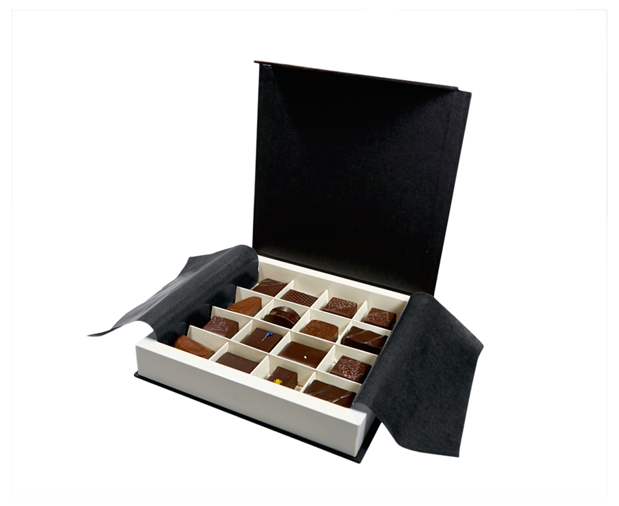 Prestige coffret à fermeture aimantée carré 16 chocolats
